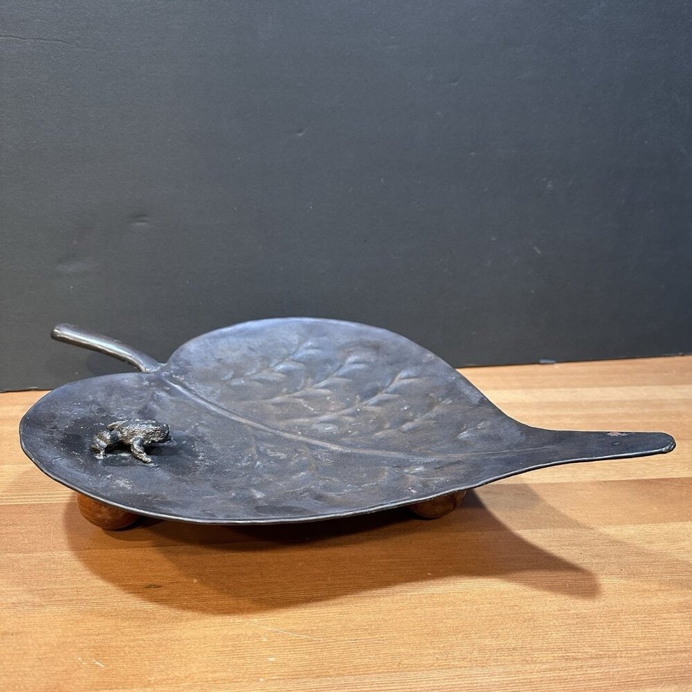Vintage Frog Lily Pad Metal Tray Footed 16" Garden Nature Decor